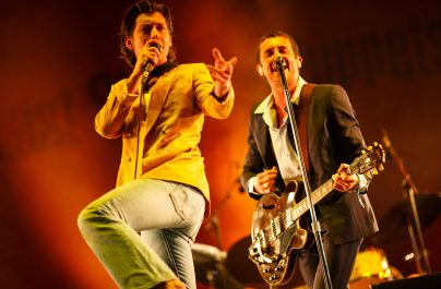 The Last Shadow Puppets выпустили кавер на «Is This What Wanted» Леонарда Коэна.